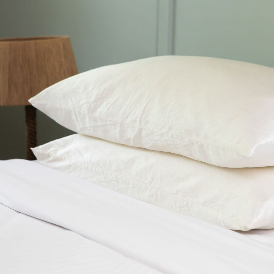 Mulberry Silk Pillowcase (Natural White) - Smoother Hair & Skin Overnight grounding product for sleep, stress relief and recovery | Organic Earthing