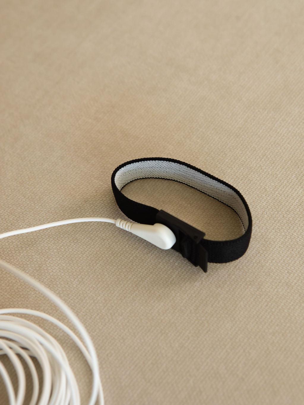 Grounding Wristband - Stay Calm & Grounded Anywhere grounding product for sleep, stress relief and recovery | Organic Earthing