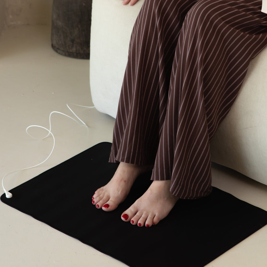 Organic Grounding Starter Bundle | Grounding Mat + Grounding Wristband grounding product for sleep, stress relief and recovery | Organic Earthing