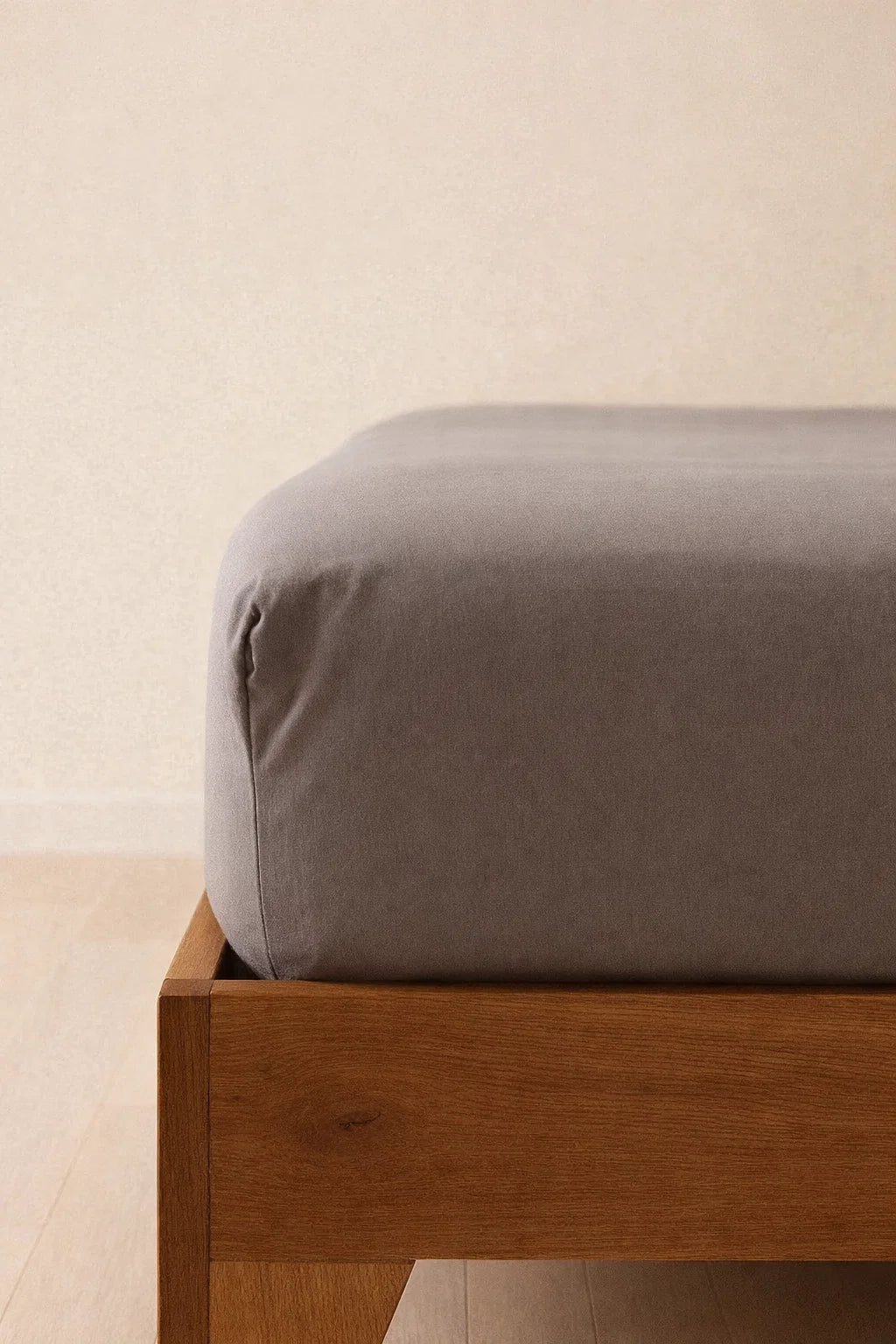 Certified Organic Bamboo Fitted Grounding Sheet in Grey